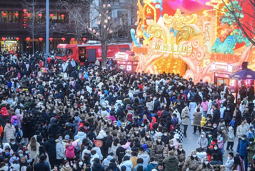 元宵節南京夫子廟人流如織。邵丹攝