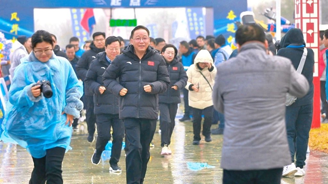 泰興市委書記張坤等參與比賽 泰興市委宣傳部供圖